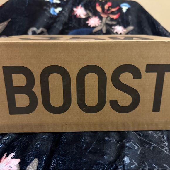 AUTHENTIC. Yeezy boost 350 v2 cream white, size 7.5 - Picture 4 of 16